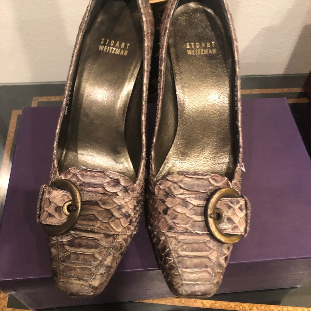 Stuart Weitzman Python Pumps! 8 M Preowned, Sligh… - image 3